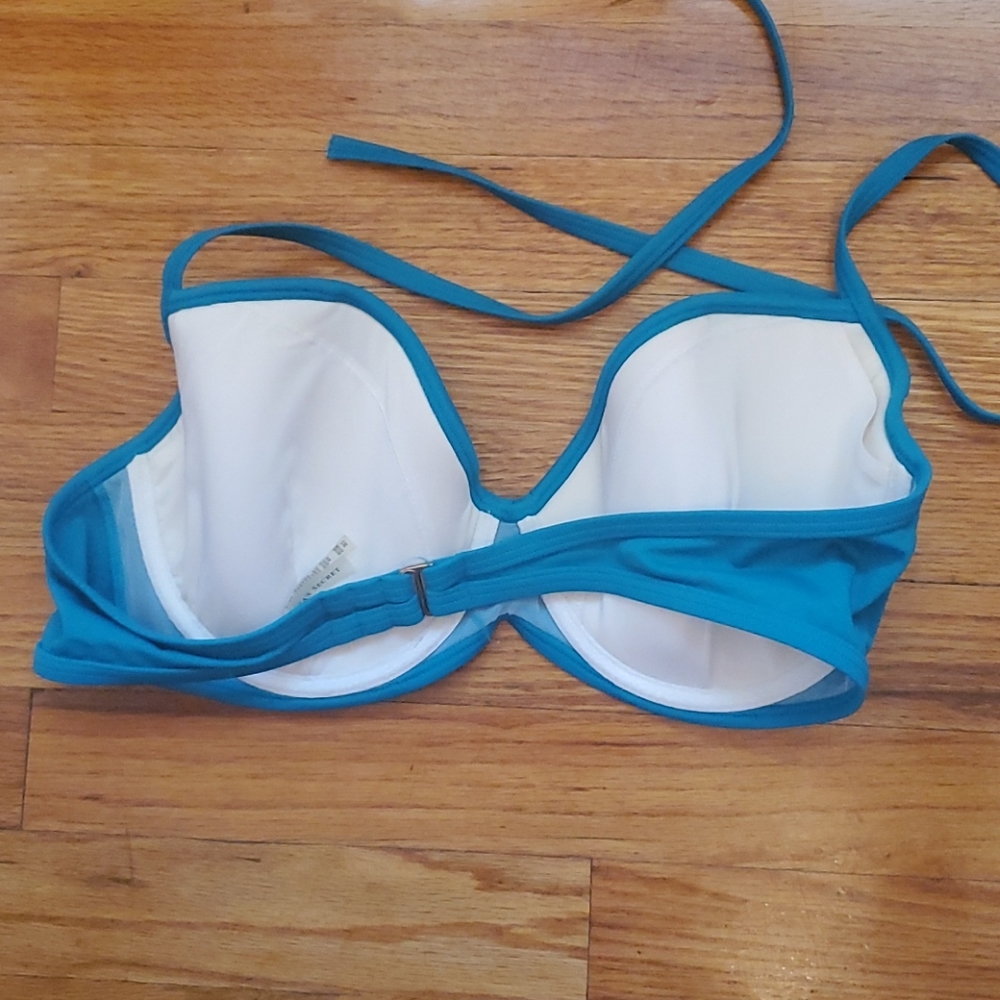 Victoria's Secret underwire bathing suit top 38D - Picture 2 of 5